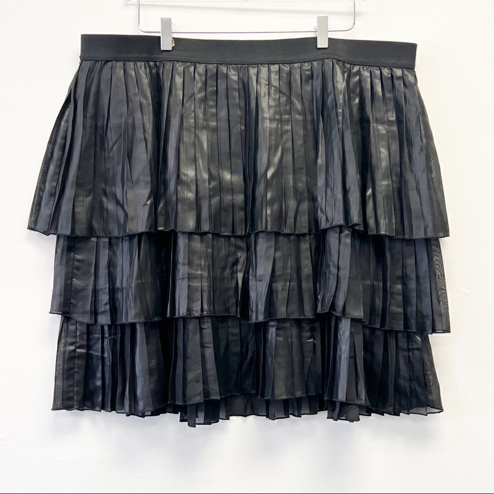 DKNY Jeans Plus Size Three Tiered Pleated Mini Skirt, Black Size 24